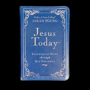 Jesus Today Christian devotional book by Sarah Young